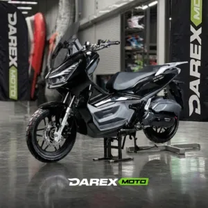 Скутер SPRMOTORS ADV MAX чёрный T4-50L (с кофром) от официального дилера Darexmoto